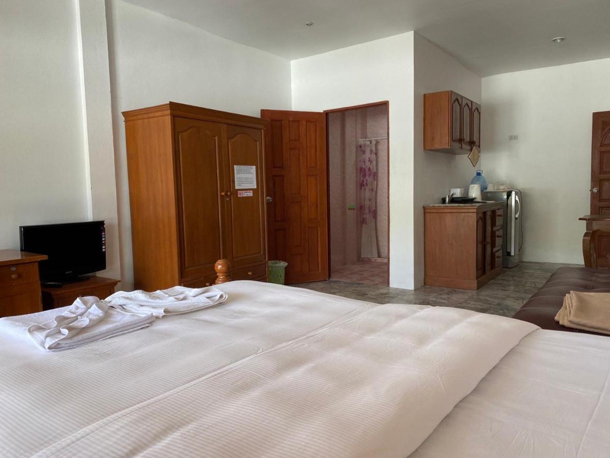 Отель Orange Jomtien Экстерьер фото