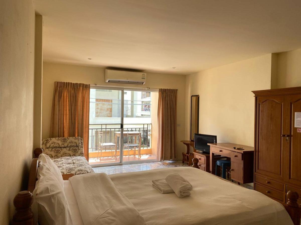 Отель Orange Jomtien Экстерьер фото