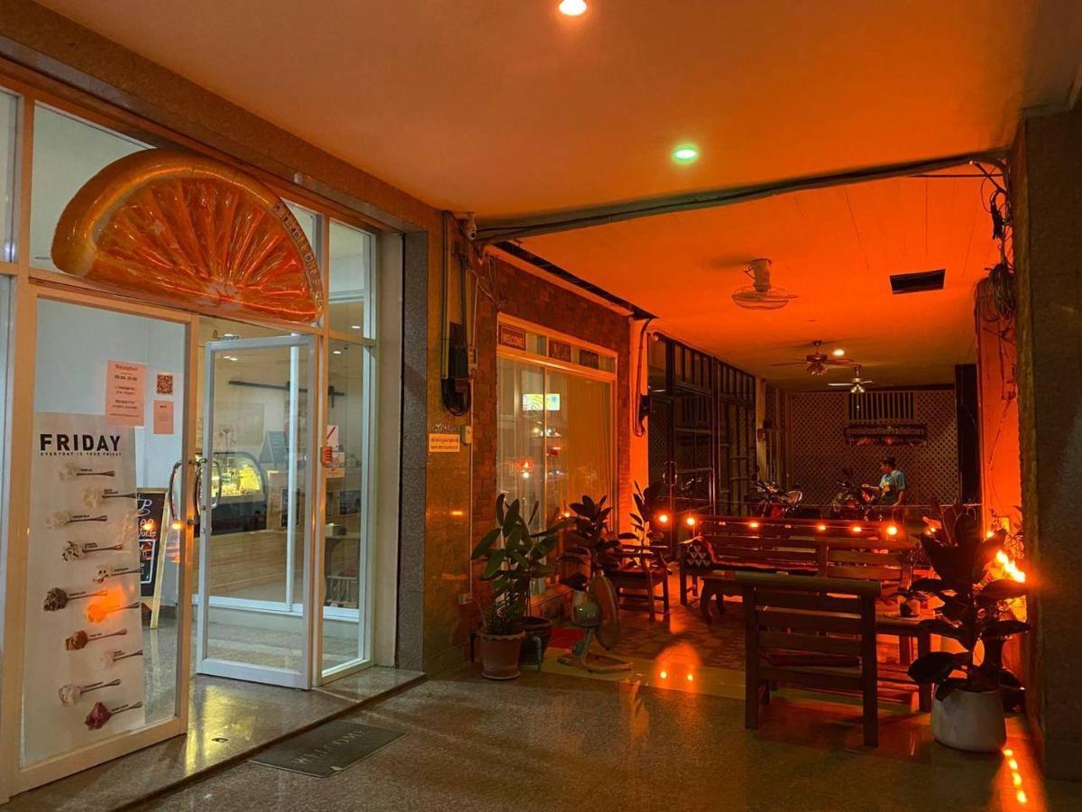 Отель Orange Jomtien Экстерьер фото